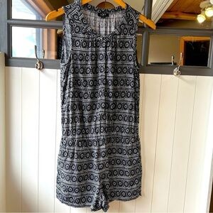 Loft By Ann Taylor Black And White Shorts Romper, Size Small